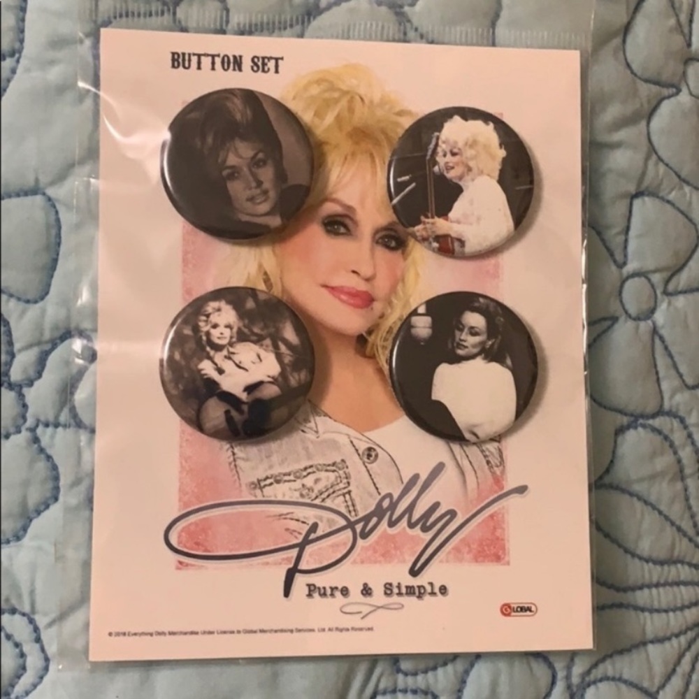 💄 Dolly Parton Button Set